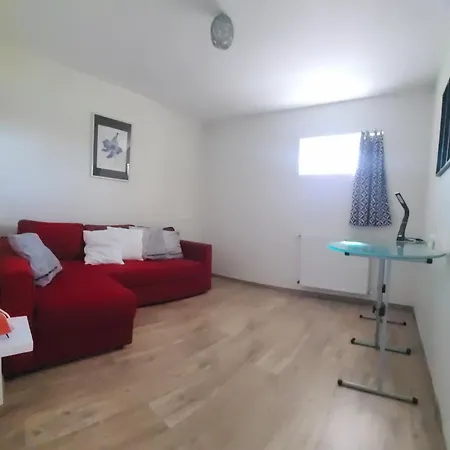 Holiday home Maison En Bord De Saone.