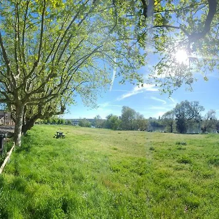 Maison En Bord De Saone. Holiday home Belleville-sur-Saone